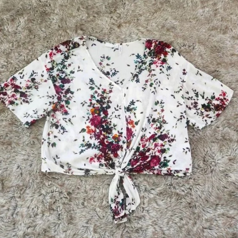 LUQ Rhee Tie Front Top
